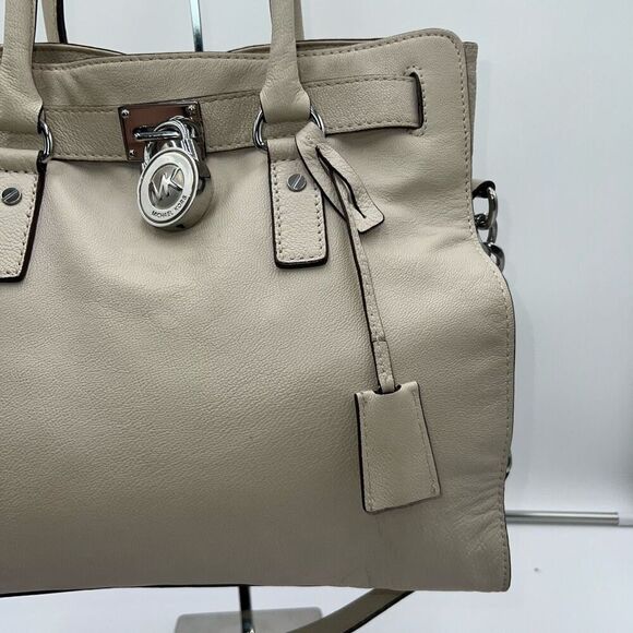 Michael Kors Hamilton Bag In Clay with Silver Hardware Lock and Key - Picture 4 of 16